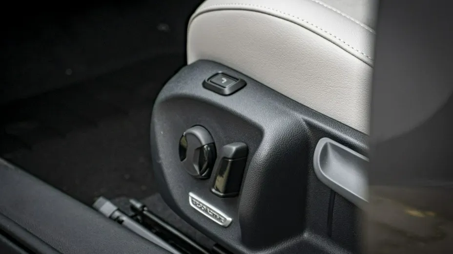VOLKSWAGEN Passat -