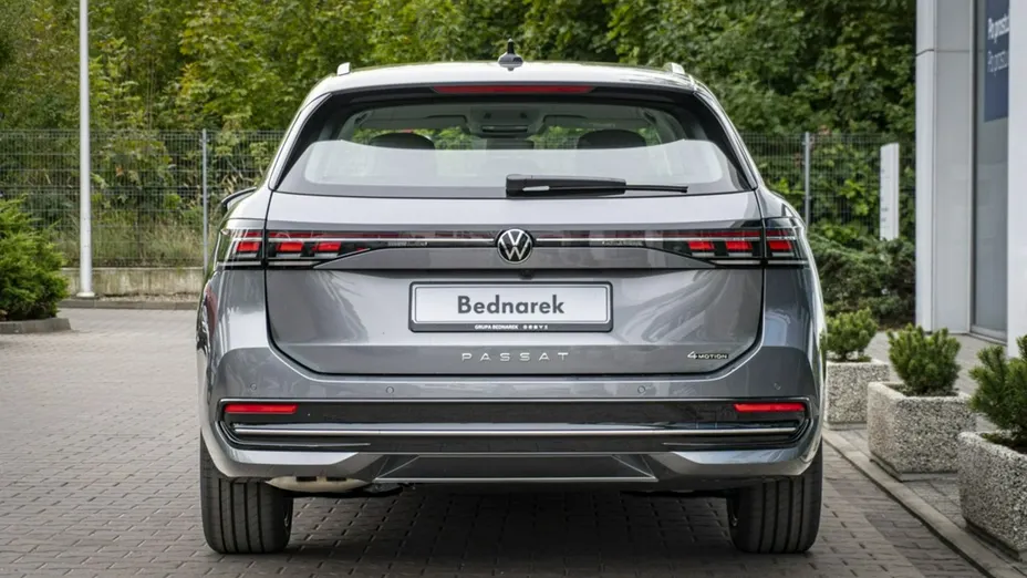 VOLKSWAGEN Passat -