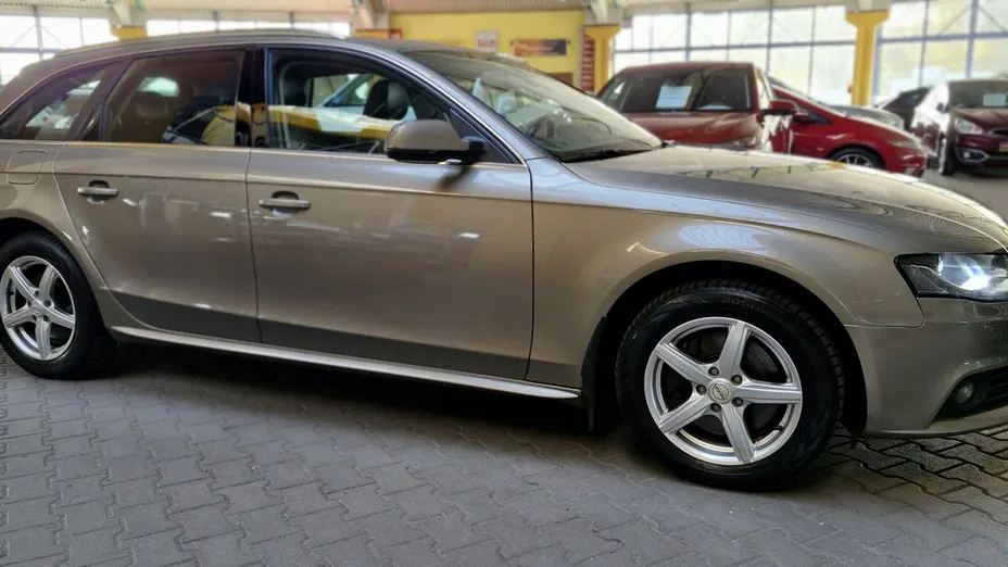 AUDI A4 -