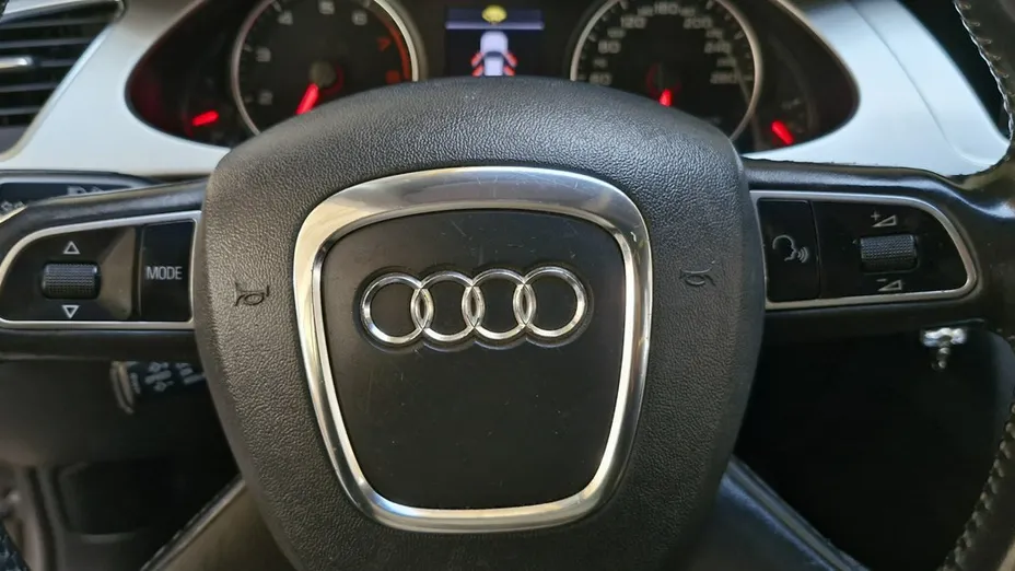 AUDI A4 -