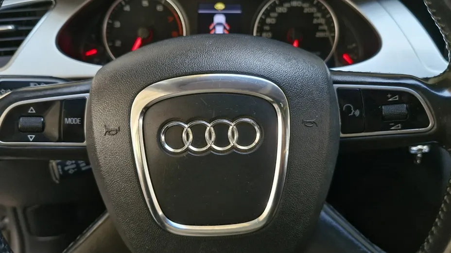 AUDI A4 -