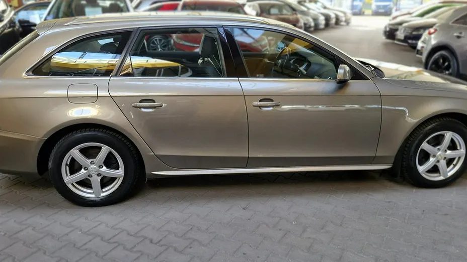 AUDI A4 -