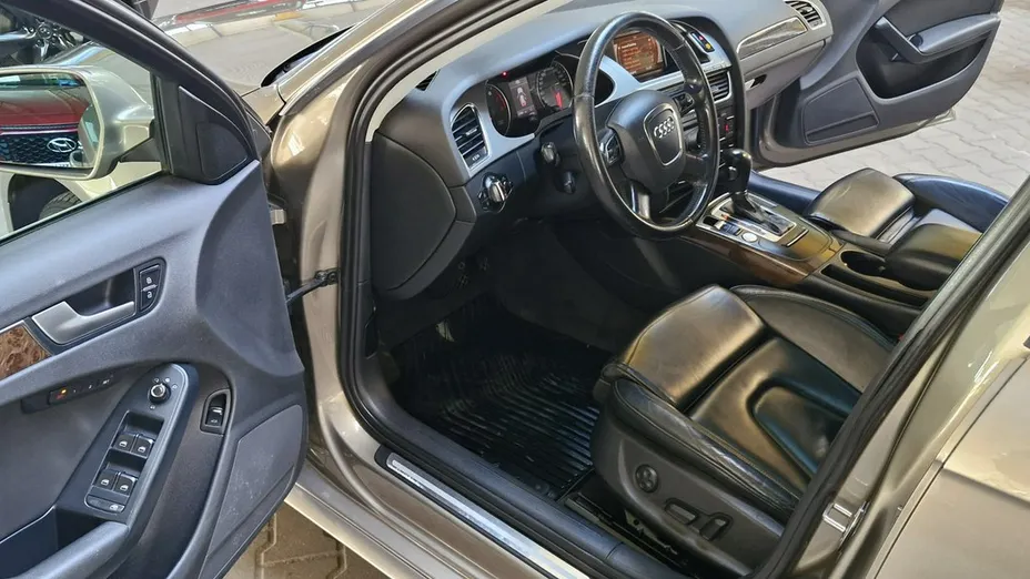 AUDI A4 -