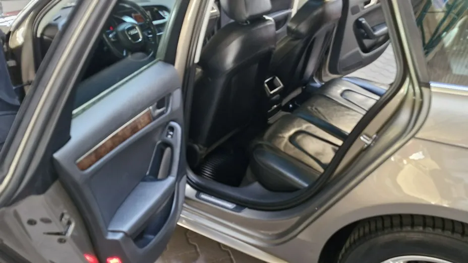 AUDI A4 -