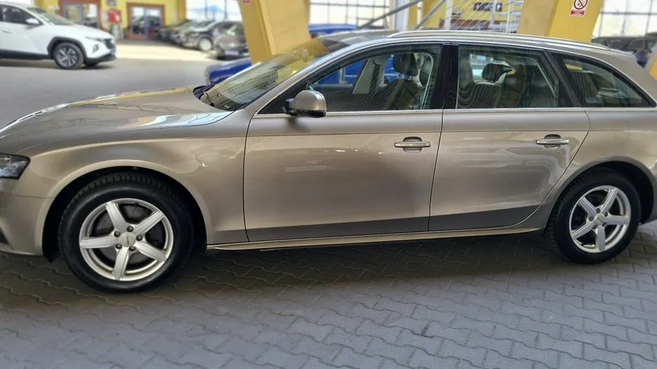 AUDI A4 -