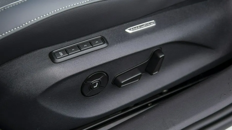 VOLKSWAGEN Passat -