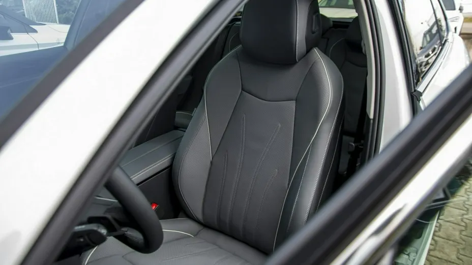 VOLKSWAGEN Passat -