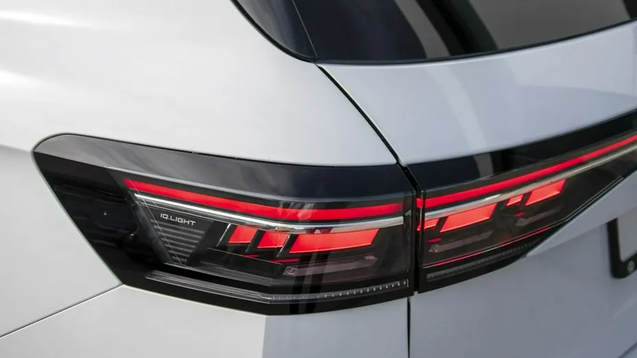 VOLKSWAGEN Passat -