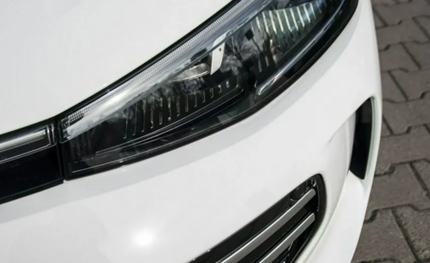 VOLKSWAGEN Passat -