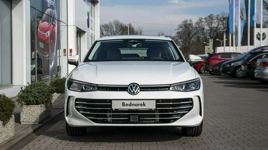 VOLKSWAGEN Passat -