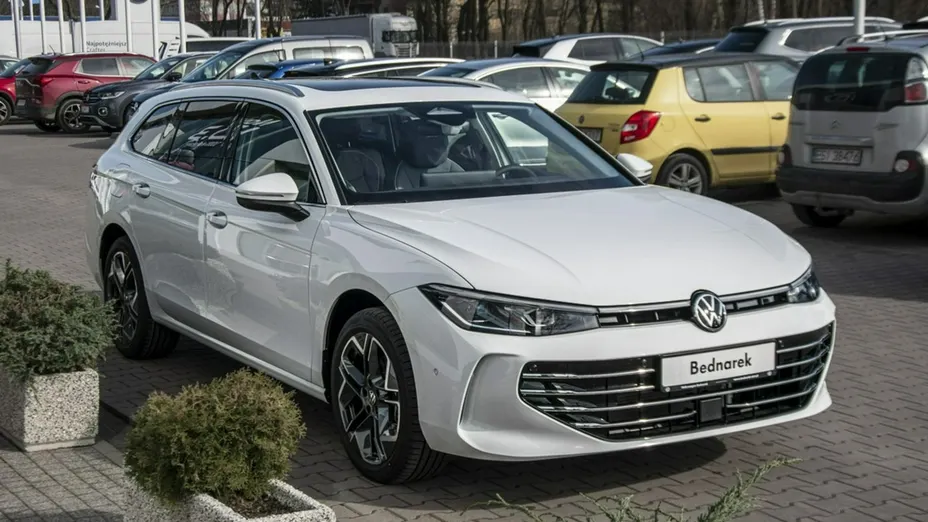 VOLKSWAGEN Passat -