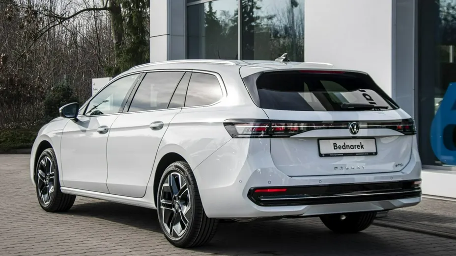 VOLKSWAGEN Passat -