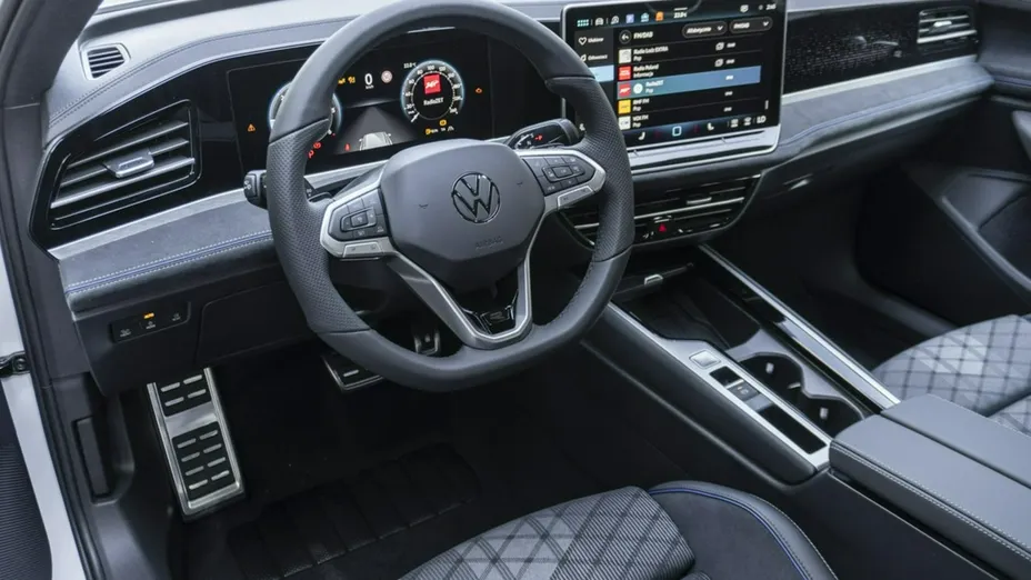 VOLKSWAGEN Passat -