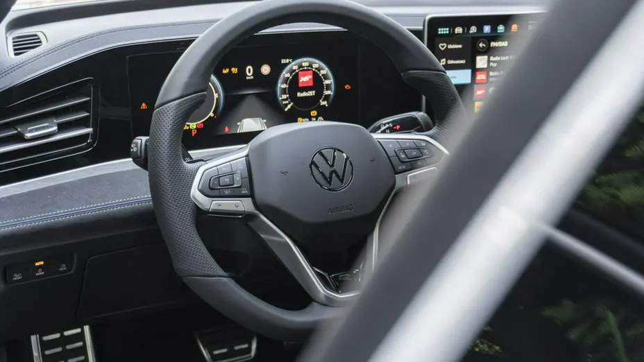 VOLKSWAGEN Passat -