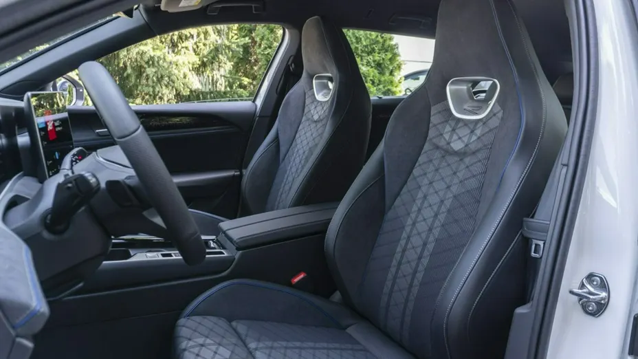 VOLKSWAGEN Passat -