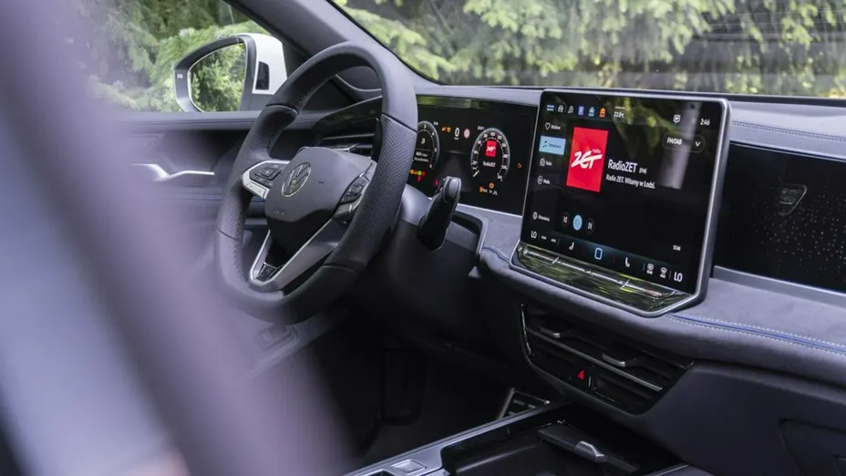 VOLKSWAGEN Passat -