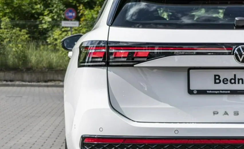 VOLKSWAGEN Passat -