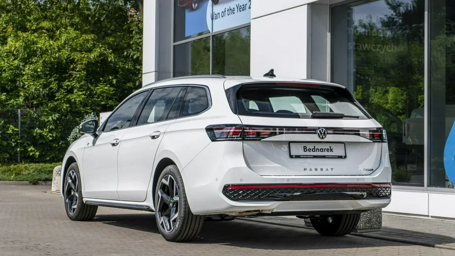 VOLKSWAGEN Passat -