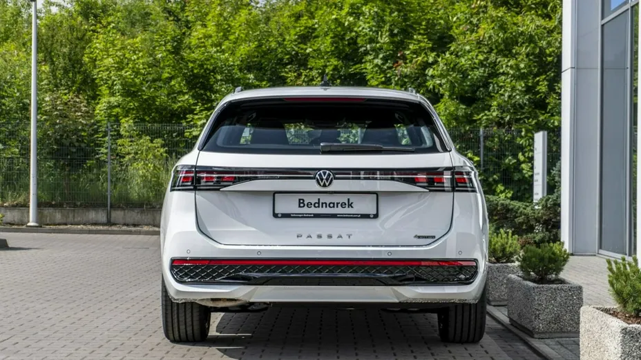 VOLKSWAGEN Passat -