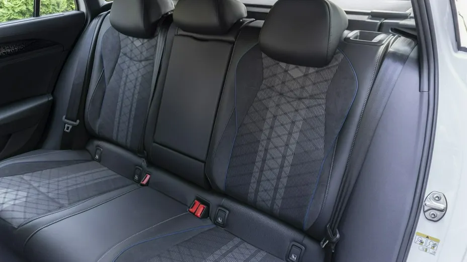 VOLKSWAGEN Passat -