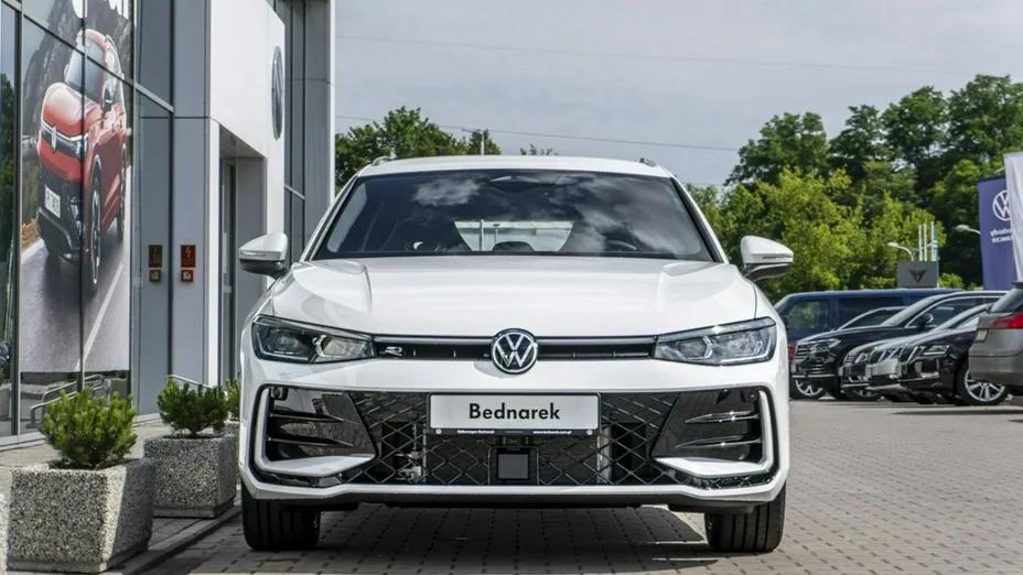 VOLKSWAGEN Passat -
