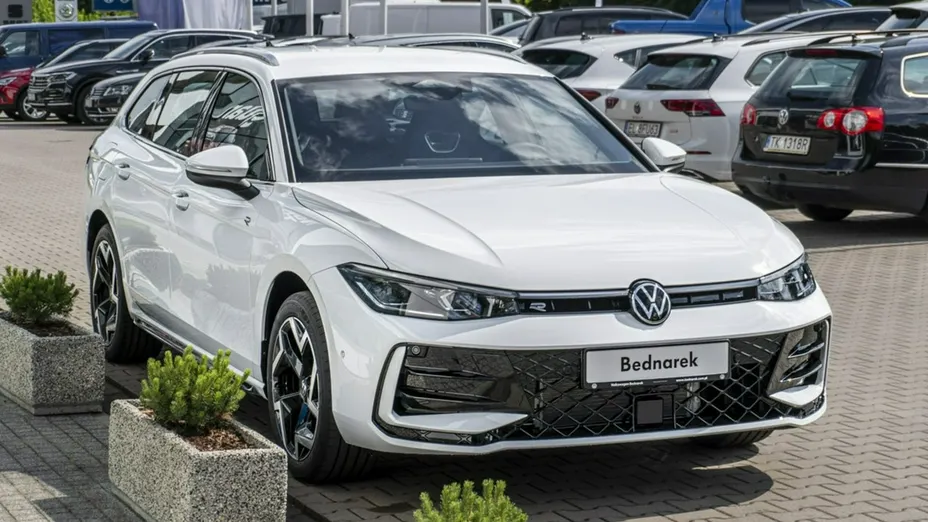 VOLKSWAGEN Passat -