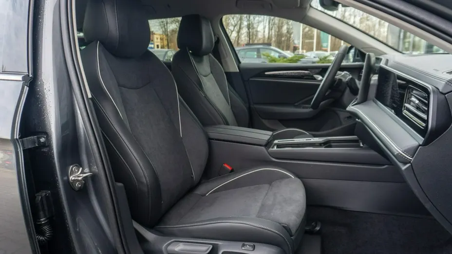 VOLKSWAGEN Passat -