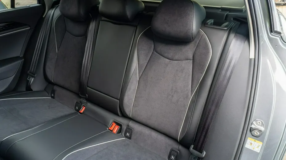 VOLKSWAGEN Passat -