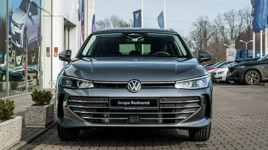 VOLKSWAGEN Passat -