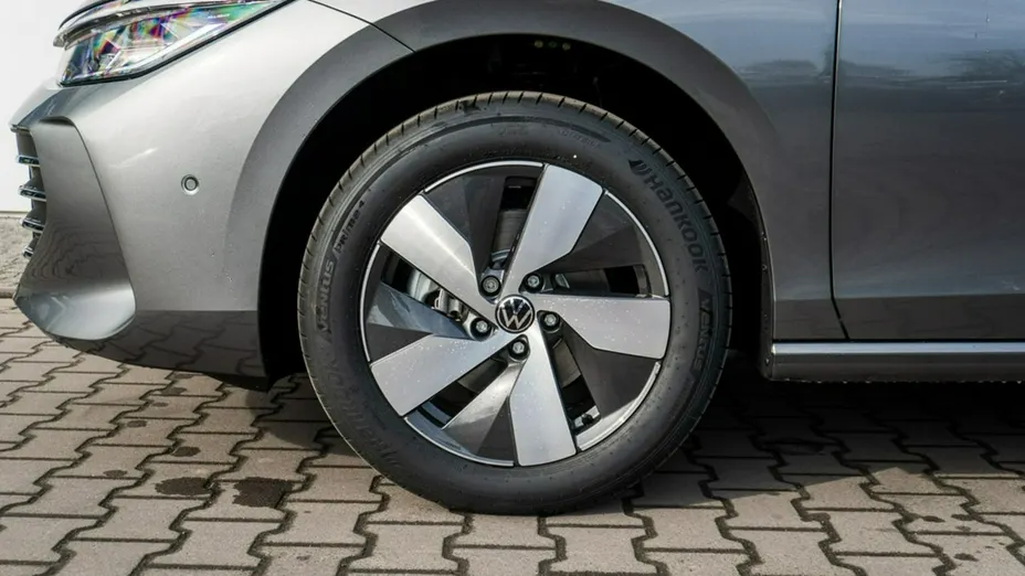 VOLKSWAGEN Passat -