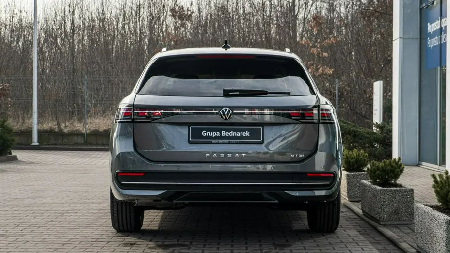 VOLKSWAGEN Passat -