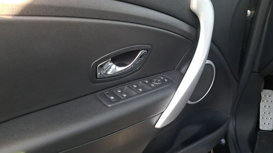 RENAULT Fluence -