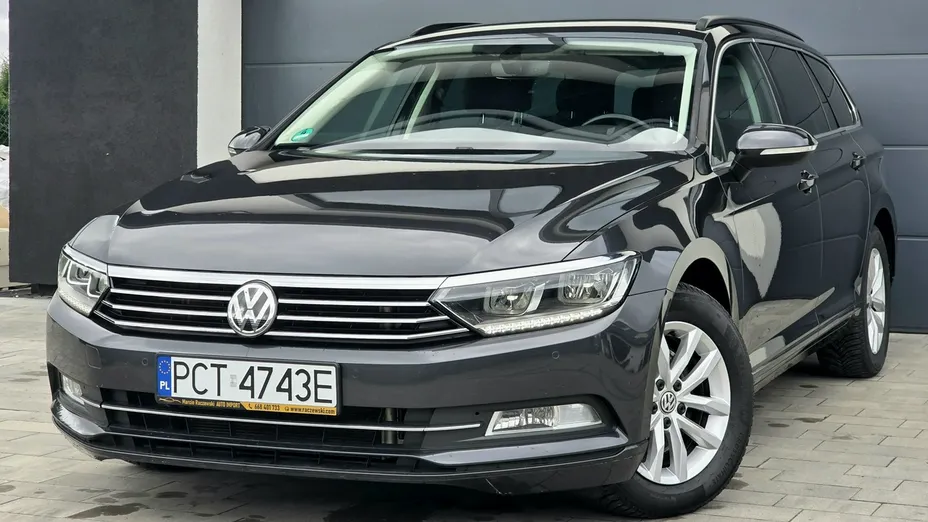 VOLKSWAGEN Passat -