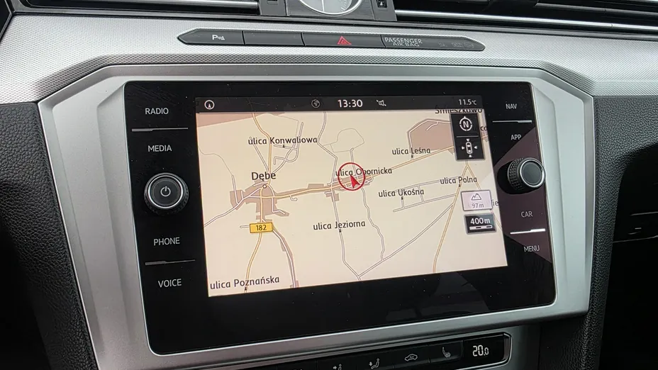 VOLKSWAGEN Passat -