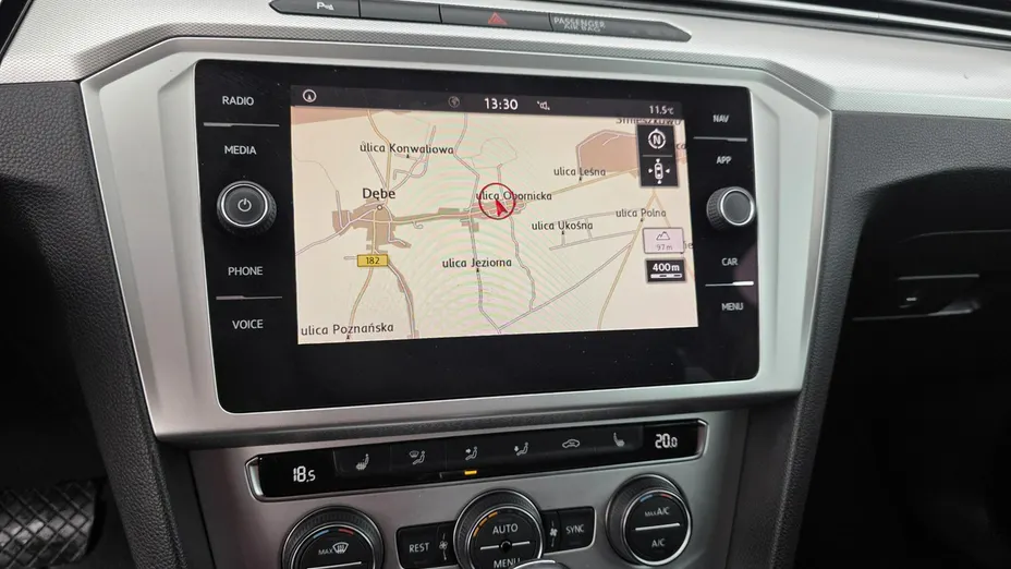 VOLKSWAGEN Passat -