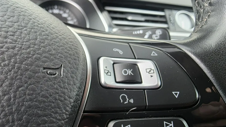 VOLKSWAGEN Passat -