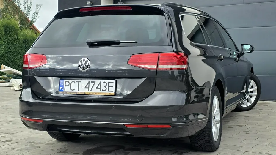 VOLKSWAGEN Passat -