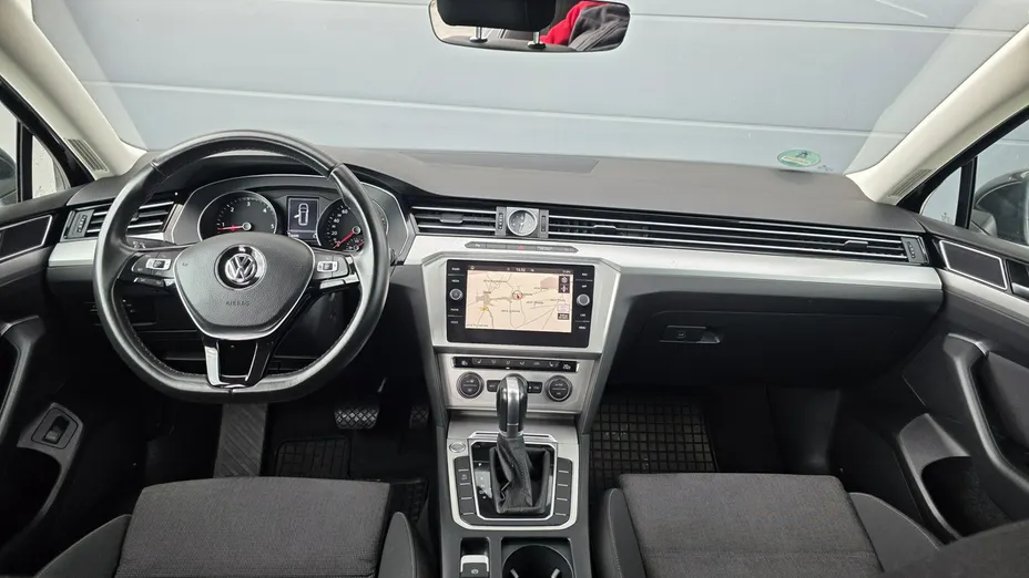 VOLKSWAGEN Passat -
