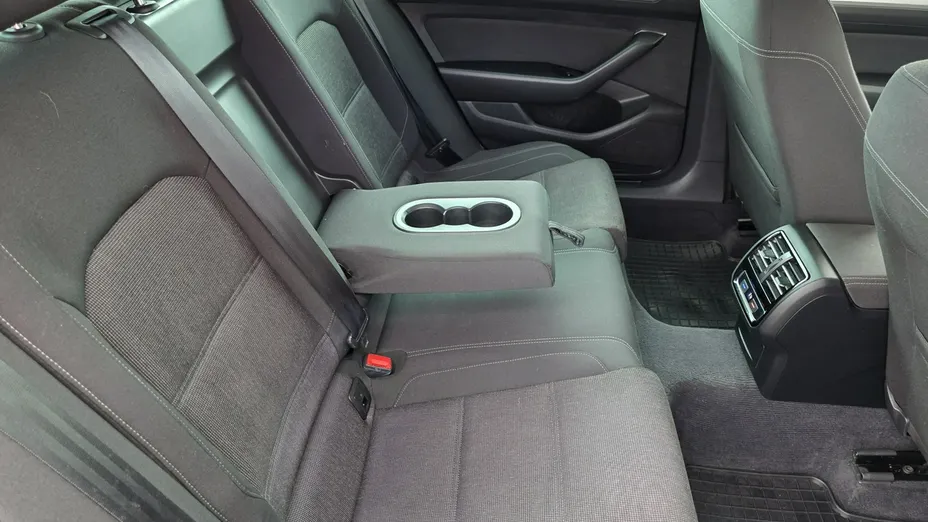 VOLKSWAGEN Passat -