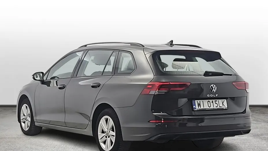 VOLKSWAGEN Golf -