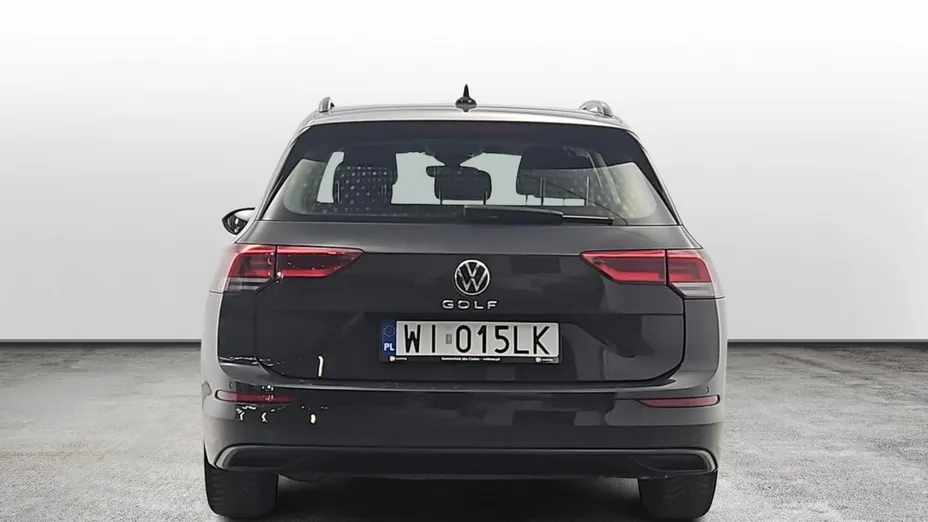 VOLKSWAGEN Golf -