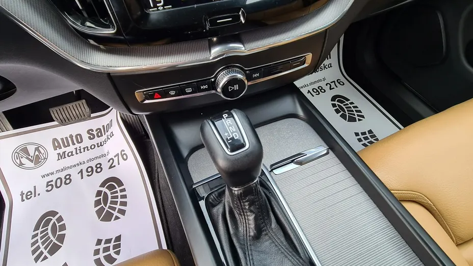 VOLVO XC60 -