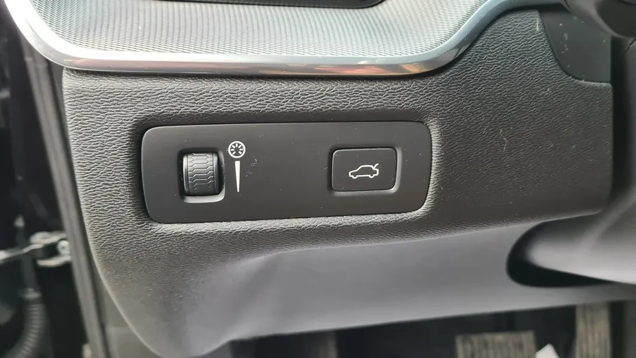 VOLVO XC60 -