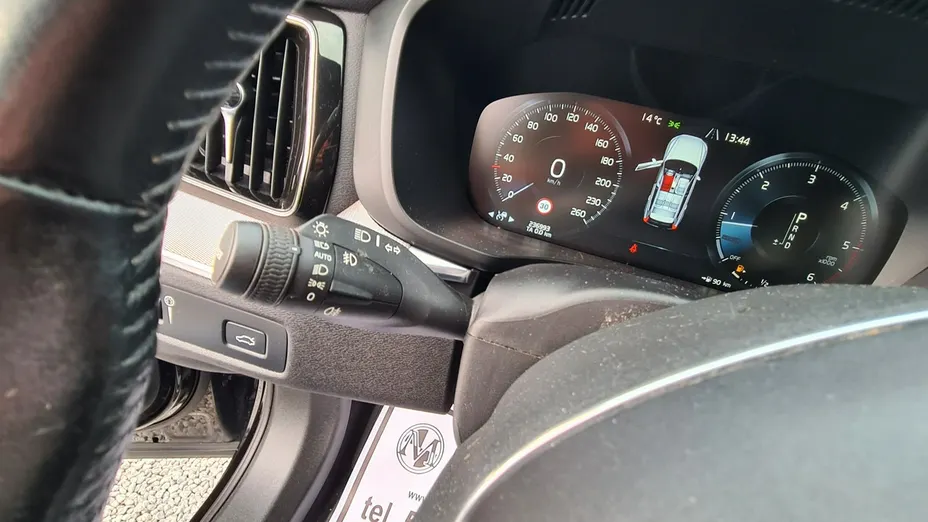 VOLVO XC60 -
