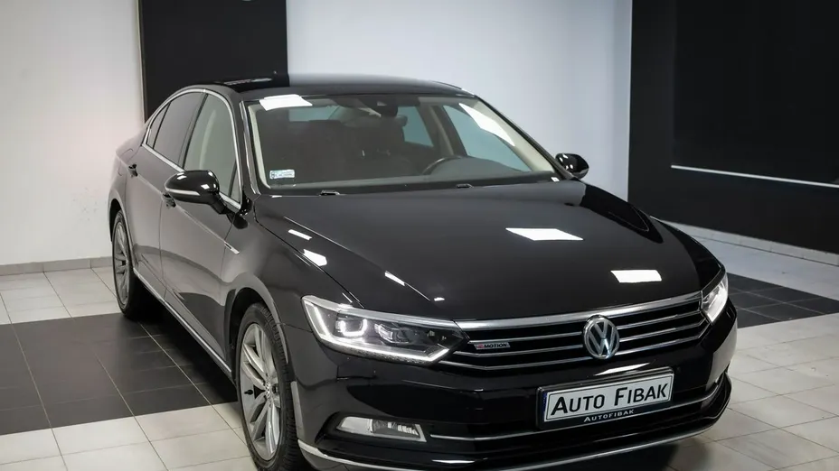 VOLKSWAGEN Passat -