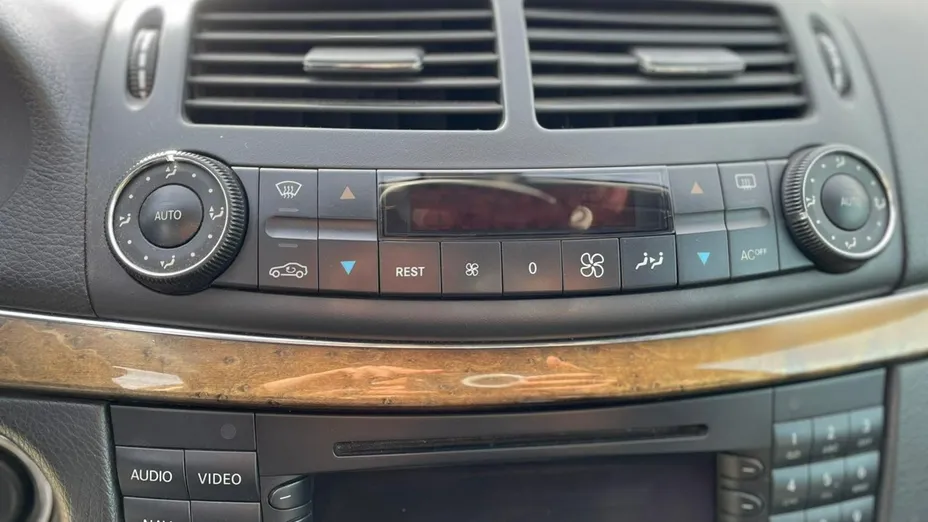 MERCEDES-BENZ E Klasa -