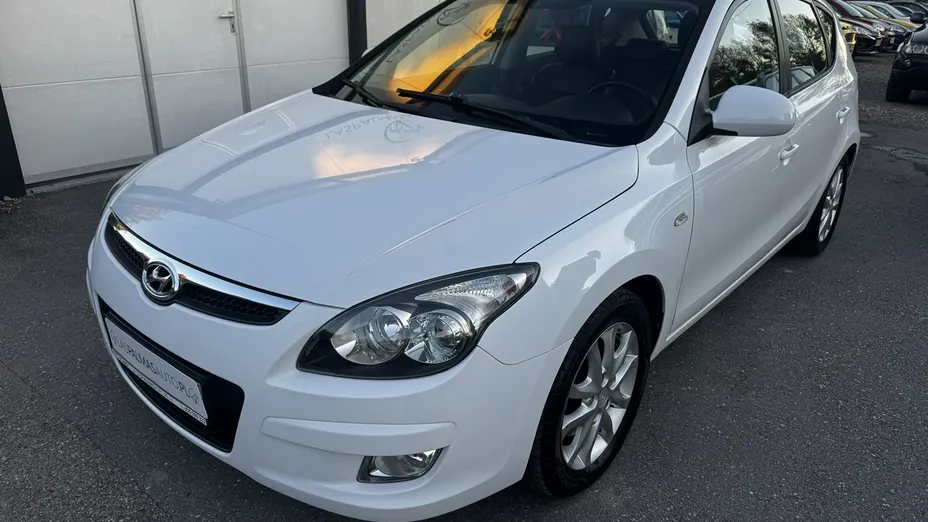 HYUNDAI i30 -