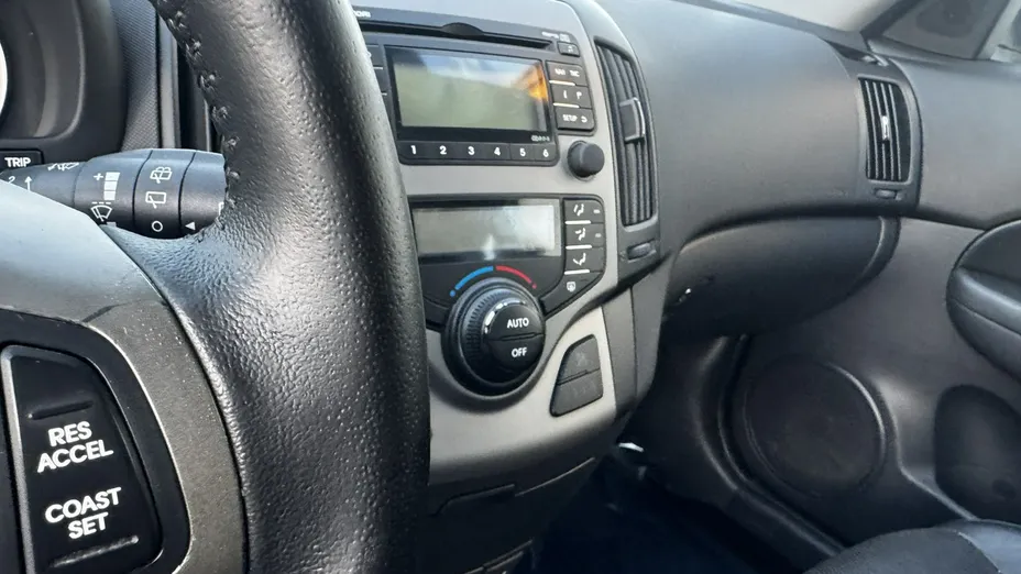 HYUNDAI i30 -