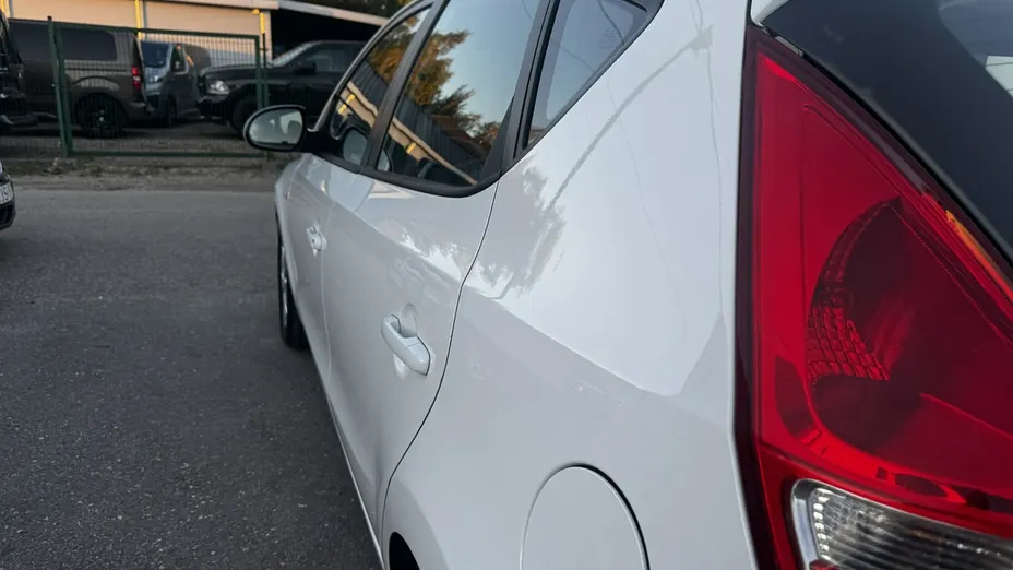 HYUNDAI i30 -