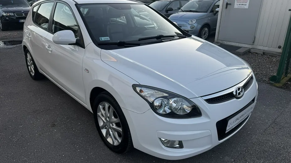 HYUNDAI i30 -